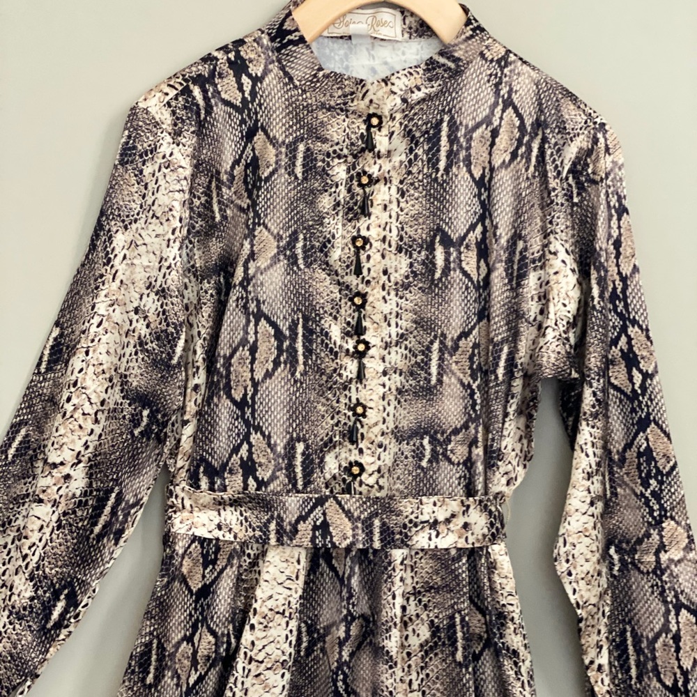 Snake print midi dress - Picture 11 of 11